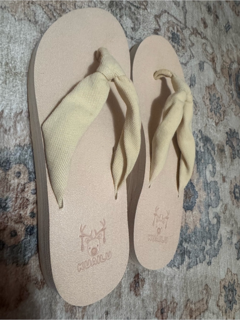 KuaiLu Women’s Beige Knot Strap Flip-Flop Sandals – Size 8